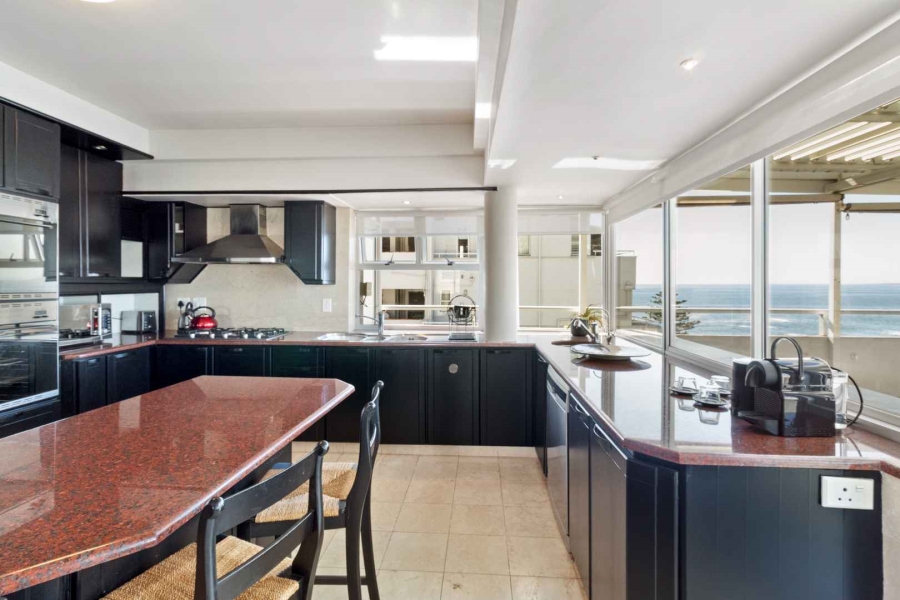 2 Bedroom Property for Sale in Sea Point Western Cape